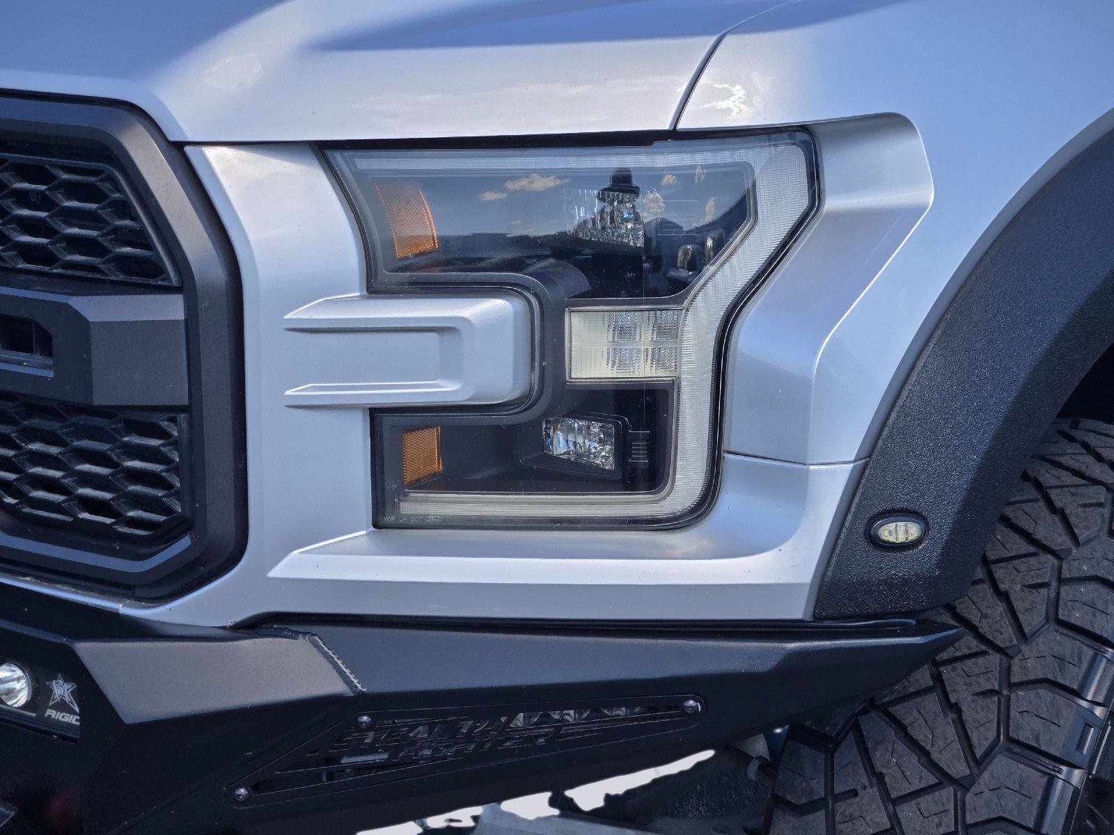 Used 2018 Ford F150 Raptor w/ Equipment Group 802A Luxury AWD/4WD image 10