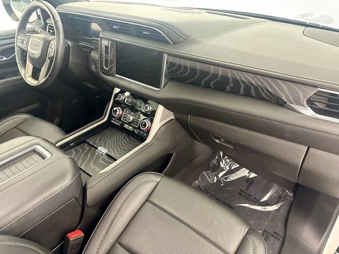 Used 2023 GMC Yukon Denali RWD image 30