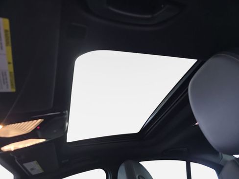 Used 2023 BMW 330i Sedan image 29