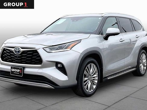 Used 2024 Toyota Highlander Platinum AWD/4WD image 1