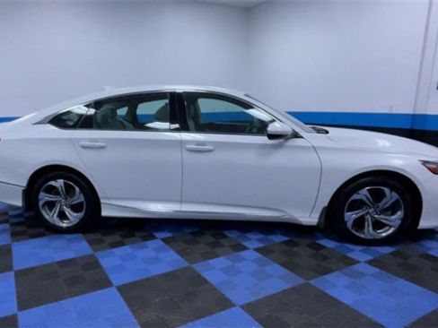 Certified 2019 Honda Accord EX image 9