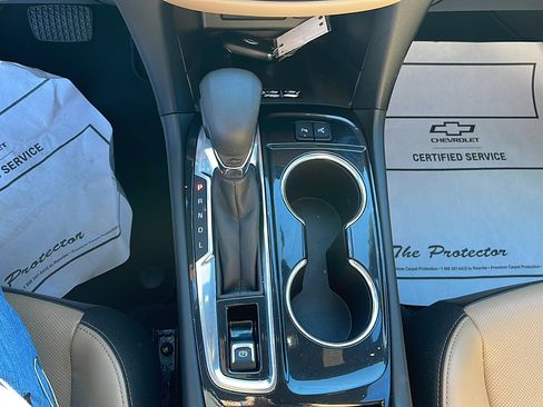 Used 2022 Chevrolet Equinox Premier image 12