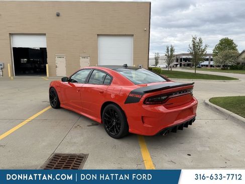 Used 2018 Dodge Charger R/T RWD image 4