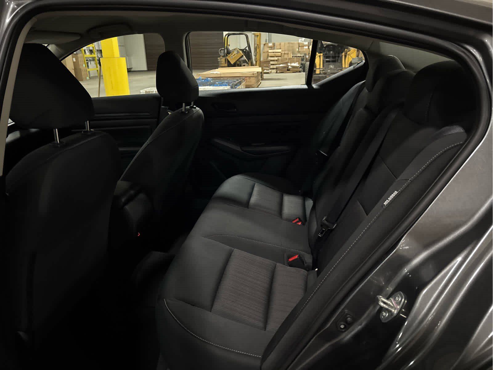 Used 2025 Nissan Altima 2.5 SV FWD image 8