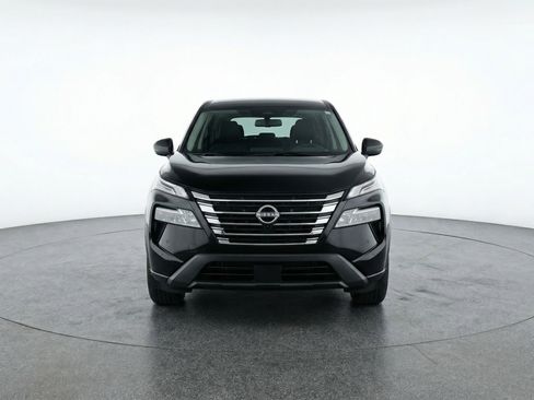 Used 2025 Nissan Rogue SV image 2