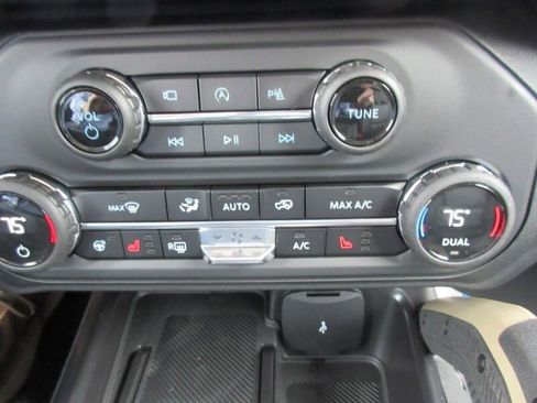 New 2025 Ford Bronco Badlands image 19