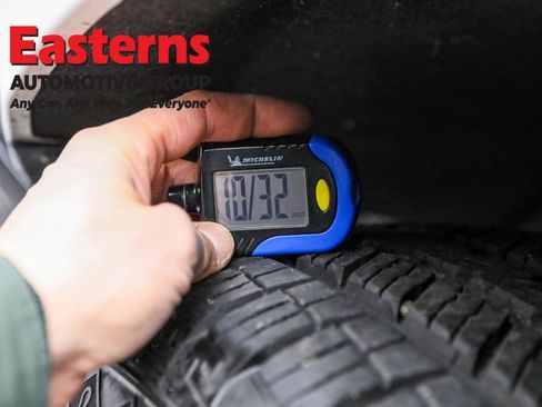 Used 2024 GMC Yukon XL SLT image 32