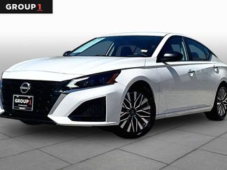 Used 2025 Nissan Altima 2.5 SV FWD video 1
