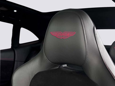 Used 2025 Aston Martin DBX 707 image 15