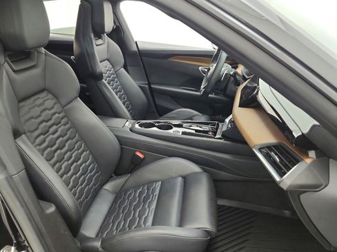 Used 2023 Audi e-tron GT Premium Plus image 19