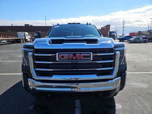 New 2026 GMC Sierra 2500 SLE w/ SLE Value Package; image 8