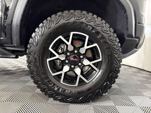 New 2025 GMC Canyon AT4 w/ AT4X Package image 10