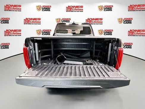 Used 2022 Toyota Tundra SR5 AWD/4WD image 28