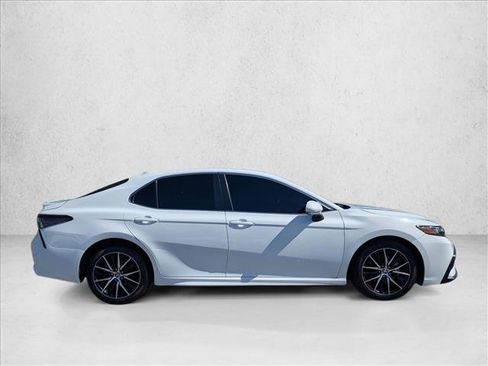 Used 2023 Toyota Camry SE FWD image 4