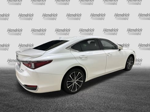 Used 2023 Lexus ES 300h w/ Premium Package image 10