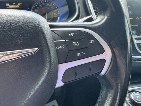 Used 2017 Chrysler 200 Limited Platinum image 19