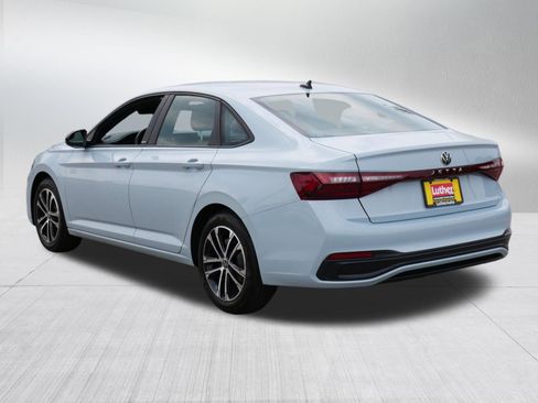 Used 2025 Volkswagen Jetta Sport FWD image 5