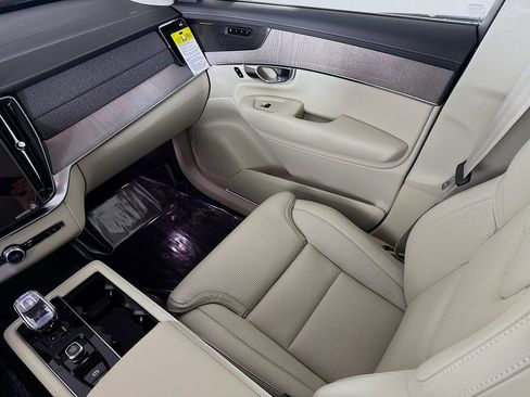 New 2026 Volvo XC90 T8 Ultra w/ Protection Package Premier image 25