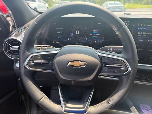 Used 2026 Chevrolet Equinox LT FWD image 19