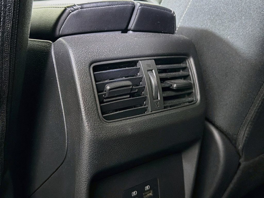 Used 2023 Nissan Rogue SV FWD image 26