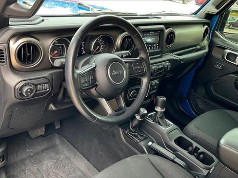Used 2021 Jeep Gladiator Willys image 13