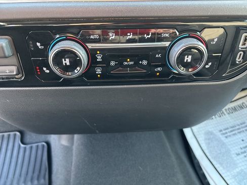 Used 2022 Chevrolet Silverado 1500 RST image 24