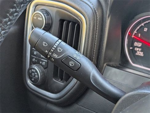 Used 2021 Chevrolet Silverado 1500 LT Trail Boss image 32