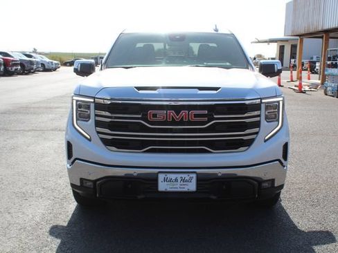 Used 2023 GMC Sierra 1500 SLT AWD/4WD image 10