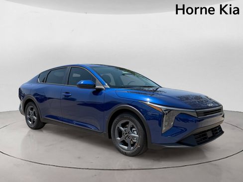 New 2026 Kia K4 FWD image 2