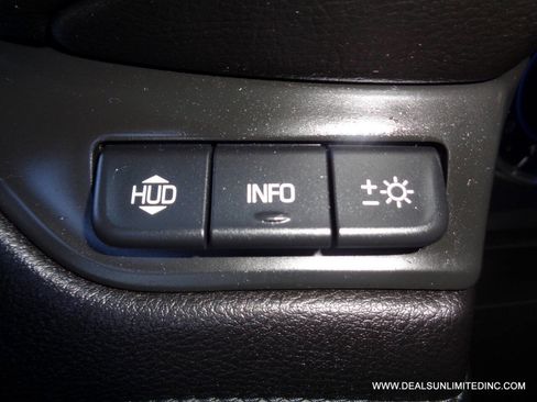 Used 2018 Cadillac Escalade Premium Luxury image 14