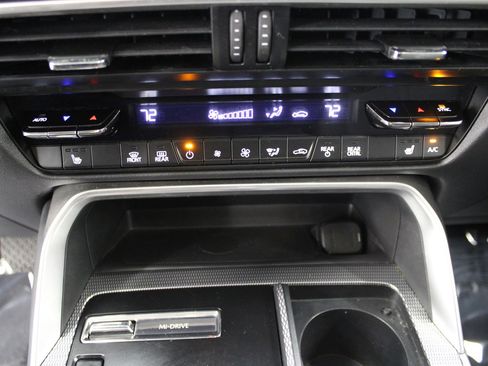 Used 2024 MAZDA CX-90 Plug-In Hybrid w/ Premium Pkg image 33