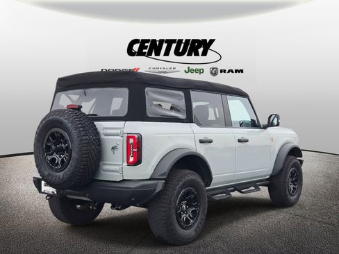 Used 2023 Ford Bronco Badlands w/ Sasquatch Package image 4