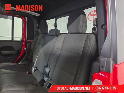 Used 2022 Jeep Gladiator Willys image 11