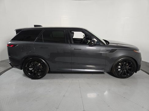 New 2026 Land Rover Range Rover Sport Dynamic SE AWD/4WD image 6