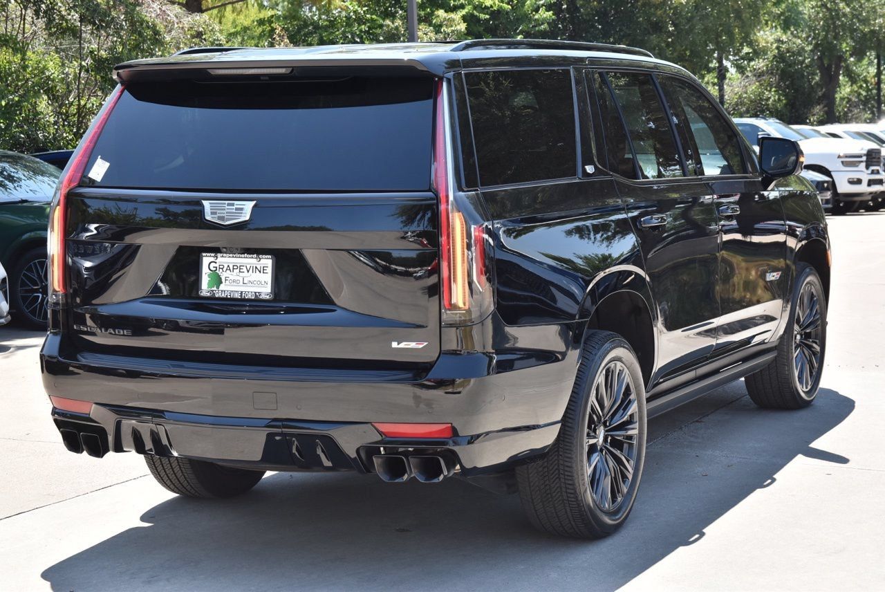 Used 2023 Cadillac Escalade V w/ LPO, ONYX Package AWD/4WD image 8