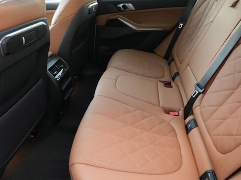 Used 2025 BMW X5 xDrive40i w/ Executive Package image 34