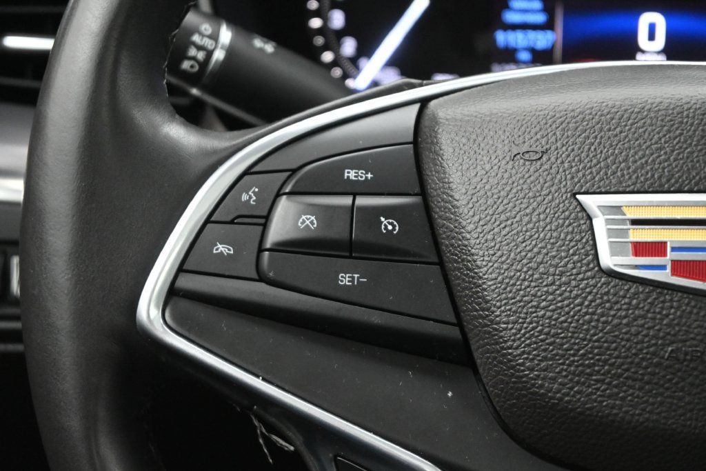 Used 2017 Cadillac XT5 Premium Luxury FWD image 6