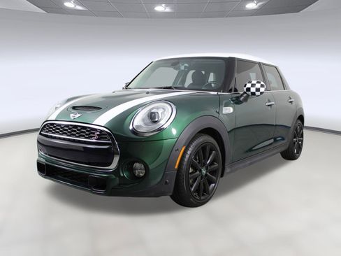 Used 2018 MINI Cooper S image 1