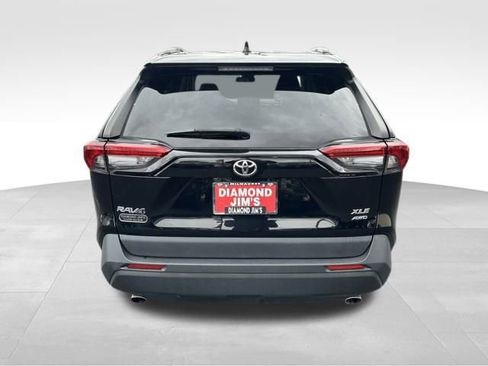 Used 2022 Toyota RAV4 XLE image 17