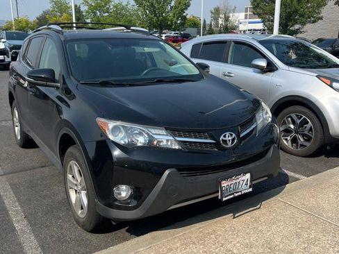 Used 2013 Toyota RAV4 XLE AWD/4WD image 4