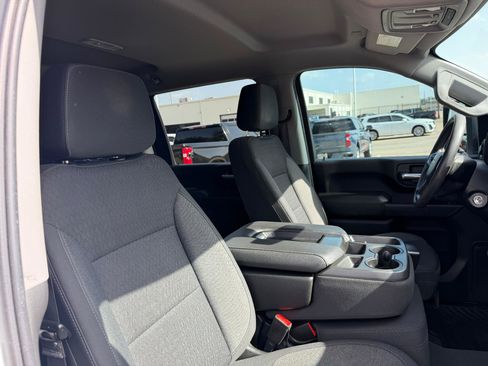 Used 2022 Chevrolet Silverado 2500 Custom w/ Custom Convenience Package AWD/4WD image 26