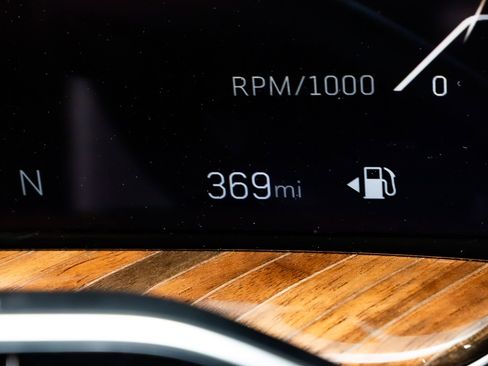 Used 2026 Cadillac Escalade Platinum Sport w/ LPO, ONYX Package image 21