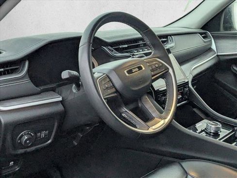 Used 2023 Jeep Grand Cherokee L Limited image 10