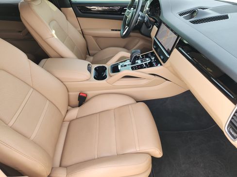 Used 2019 Porsche Cayenne image 17