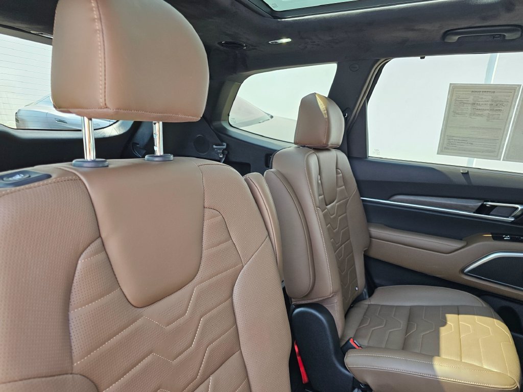 Used 2022 Kia Telluride SX w/ SX Prestige Package AWD/4WD image 13