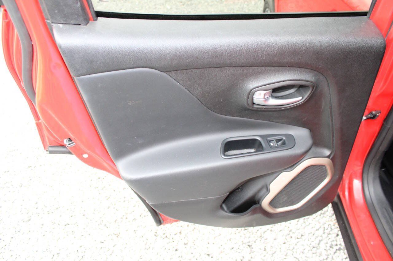 Used 2017 Jeep Renegade Limited AWD/4WD image 22