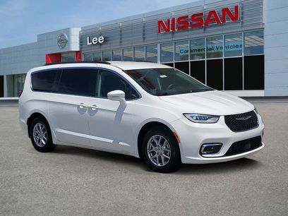 Used 2022 Chrysler Pacifica Touring-L