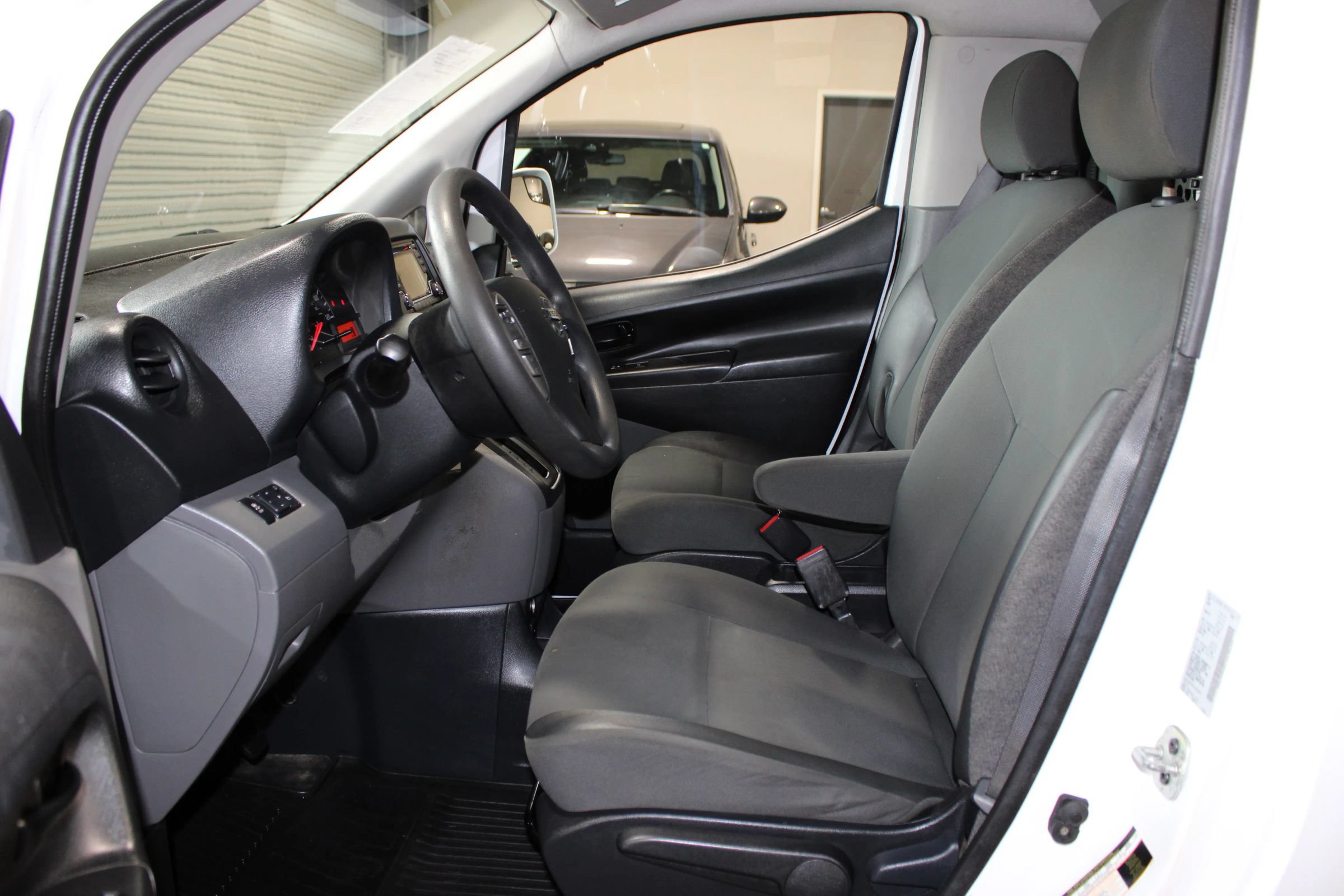 Used 2018 Nissan NV200 SV FWD image 9