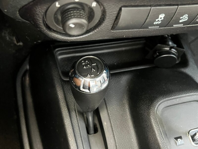Used 2015 Jeep Wrangler Sahara w/ Connectivity Group AWD/4WD image 29