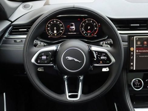 Used 2026 Jaguar F-PACE R-Dynamic S image 17